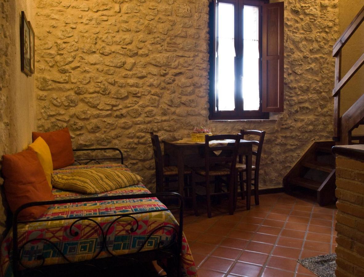 La Casa Su Le Dimore Del Borgo Santo Stefano Di Sessanio Eksteriør billede