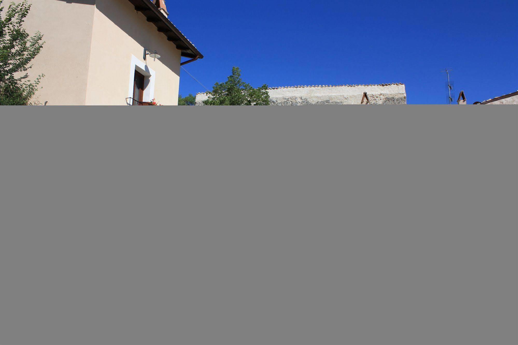 La Casa Su Le Dimore Del Borgo Santo Stefano Di Sessanio Eksteriør billede