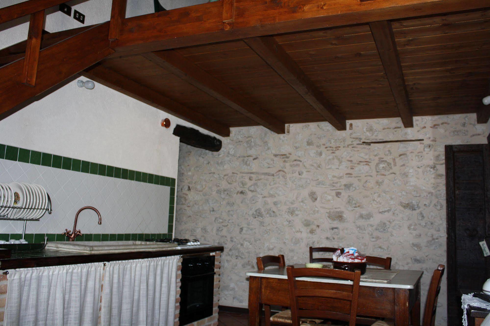 La Casa Su Le Dimore Del Borgo Santo Stefano Di Sessanio Eksteriør billede